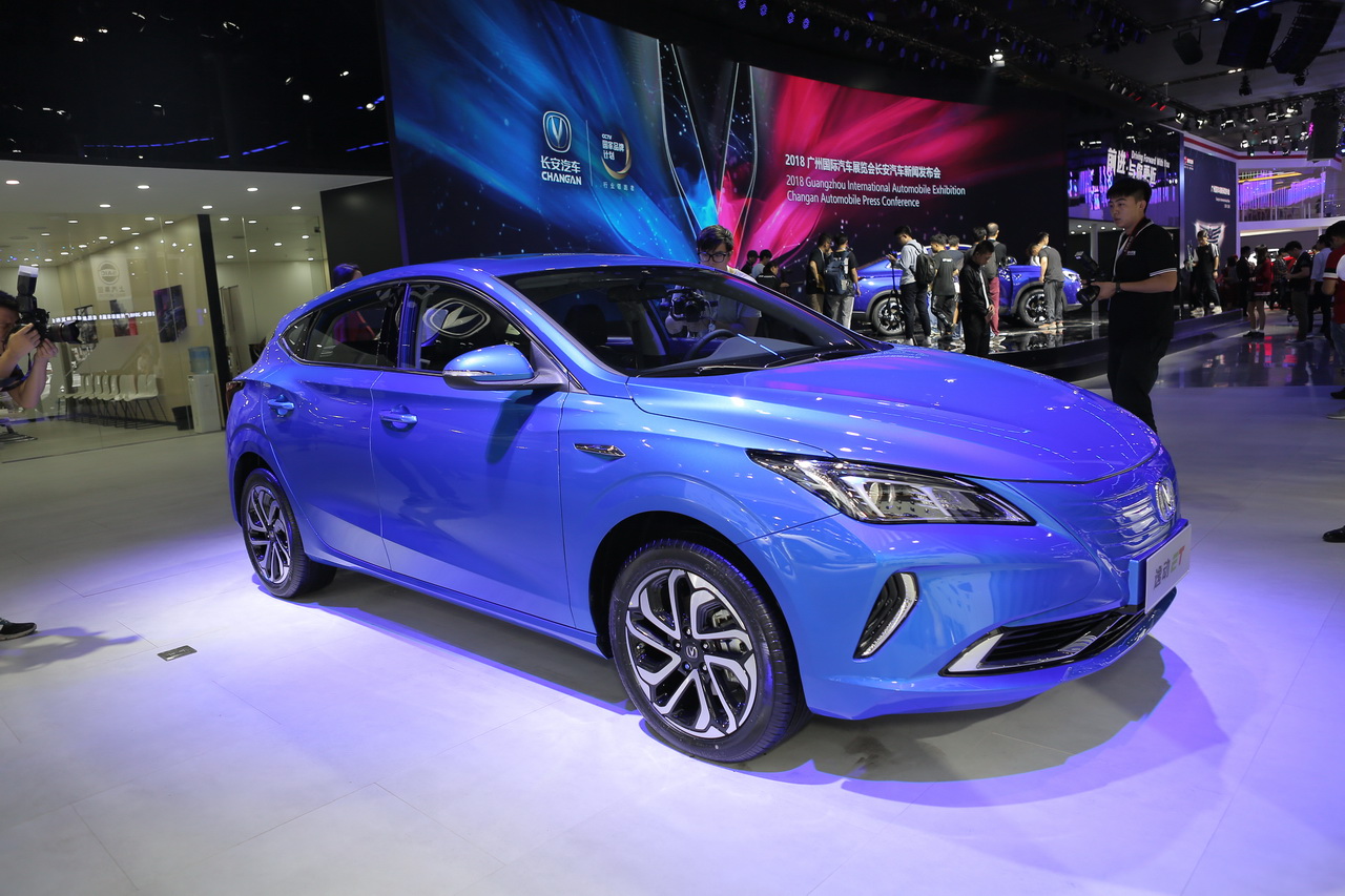 实拍全新长安逸动ET 拥有400km超远续航