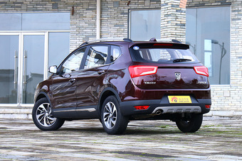 2015款 宝骏560 1.8L手动豪华型