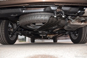 2016款凯路威2.0T自动四驱舒适版9座