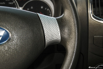 2015款雄师F16 2.0T手动柴油两驱基本型