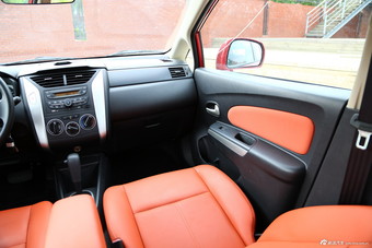 2014款启辰R50自动精彩版