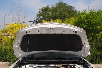 2015款海马福美来1.6L自动品尚型