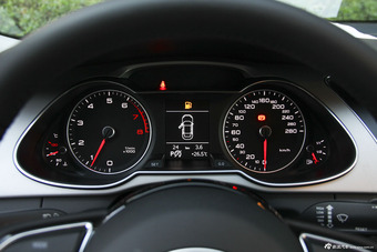 2016款奥迪A4L 35TFSI自动标准型