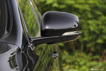 2015款捷豹XJL 2.0T两驱典雅商务版