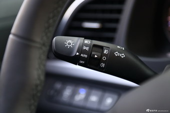 2016款领动1.6L自动智炫旗舰型