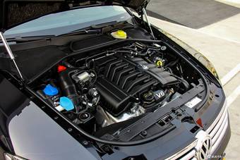 2014款辉腾3.0L自动商务型到店实拍