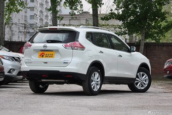 2014款奇骏2.5L XL ITS+NAVI 自动四驱尊享版