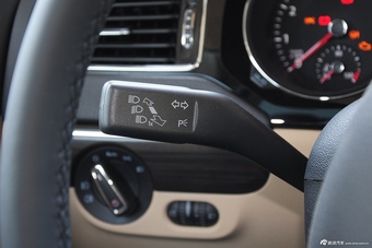 2015款速腾230TSI手动豪华型