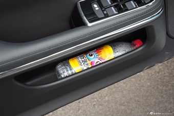 2015款捷豹XJL80周年版