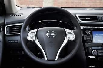 2014款奇骏2.5L XL ITS+NAVI 自动四驱尊享版