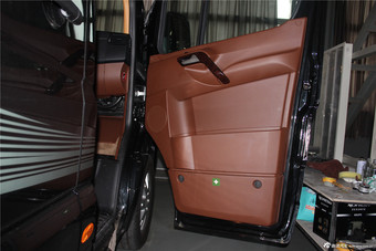 2014款凌特3.5L C10商旅尊贵型B款