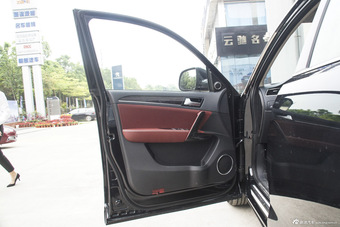 2015款众泰T600 2.0T手动尊贵型