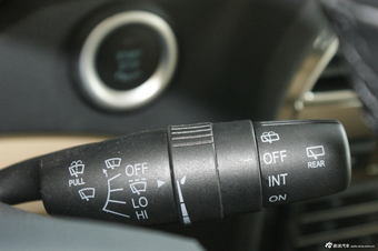 2012款中华V5 1.6L手动豪华型