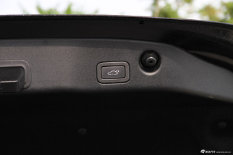 2015款捷豹XJL 2.0T两驱典雅商务版