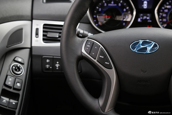 2015款朗动1.6L自动尊贵型