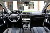 2016款标致308 1.6T自动尊贵版