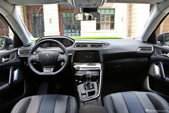 2016款标致308 1.6T自动尊贵版