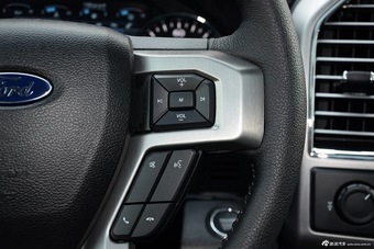 2015款福特F-150 5.0L自动PLATINIUM