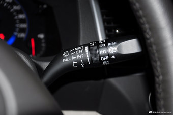 2013款马自达8 2.5L自动尊贵版