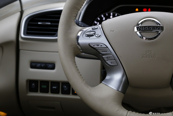 2015款楼兰 2.5L自动S/C HEV XV四驱混动旗舰版