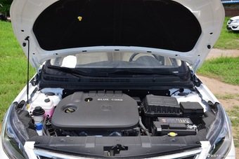 2016款逸动1.6L手动风尚型