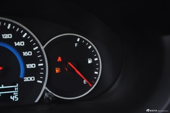 2015款 五菱宏光V1.5L手动标准型