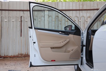 2015款速腾1.6L自动舒适