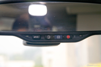 2013款凯雷德ESV铂金版加长型