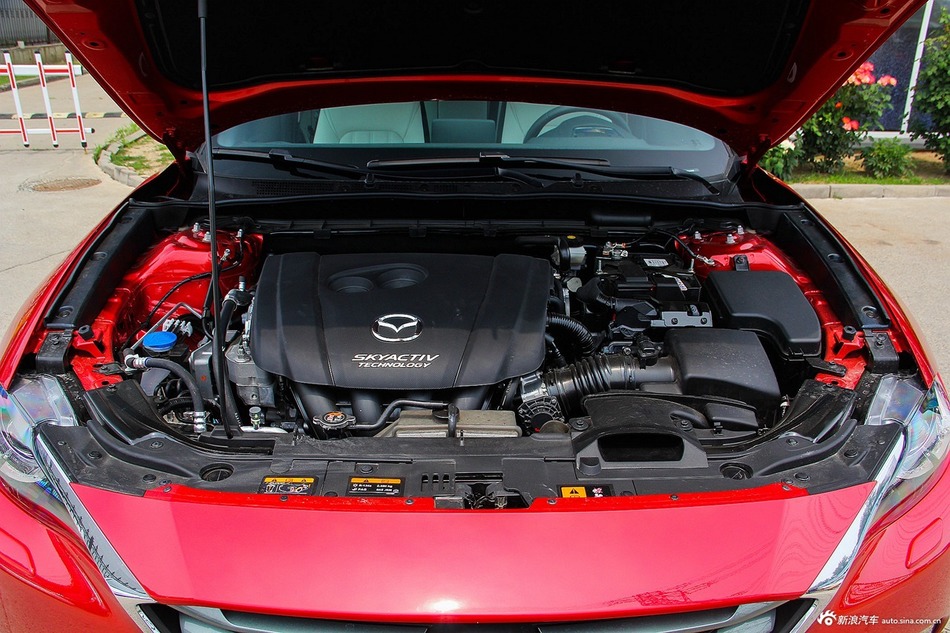 2016款马自达CX-4 2.5L自动四驱蓝天无畏版