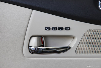 2013款雷克萨斯RX270豪华版