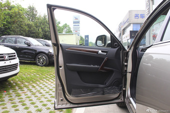 2015款众泰T600 1.5T手动精英型