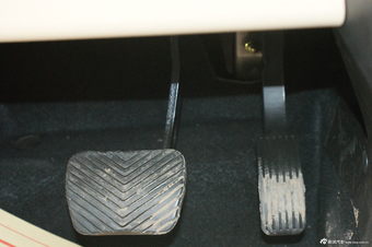 2012款中华V5 1.5T自动两驱豪华型