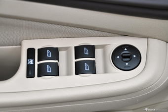 2013款福克斯三厢经典