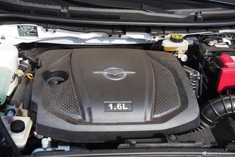 2015款海马福美来1.6L自动品尚型