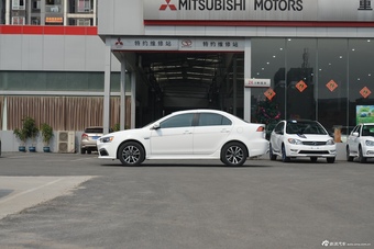 2015款东南三菱翼神到店实拍