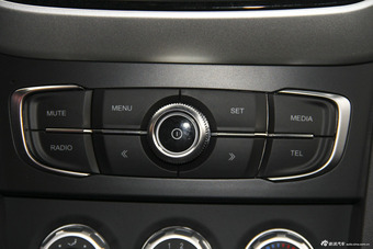 2015款中华V3 1.5T自动精英型