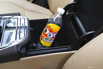 2015款捷豹XJL 2.0T两驱典雅商务版