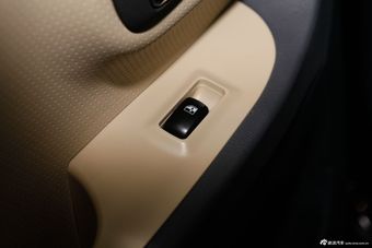 2013款圣达菲1.8T自动两驱天窗版