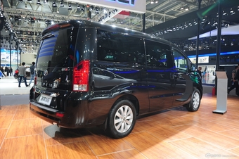 2013款瑞风M5 2.0T自动公务版