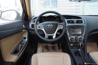 2015款海马福美来1.6L手动智尚型