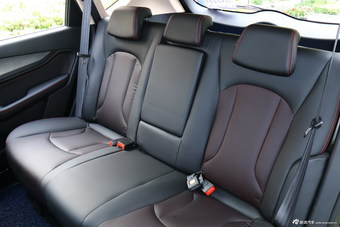 2015款 宝骏560 1.8L手动豪华型