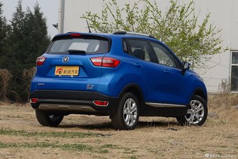 2016款长安CS15 1.5L手动时尚版