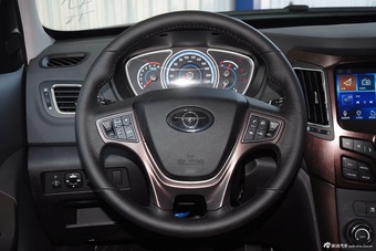 2015款海马S7改款1.8T自动纵领型