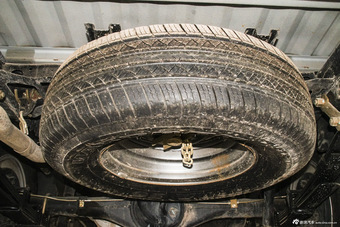 2015款雄师F16 2.0T手动柴油两驱基本型