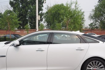 2015款捷豹XJL80周年版