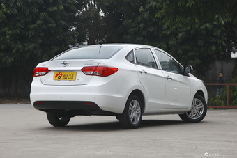 2015款海马M3 1.5L手动精英天窗版