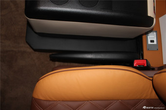 2014款凌特3.5L C10商旅尊贵型B款