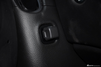 2015款凯迪拉克SRX 3.0L自动豪华版