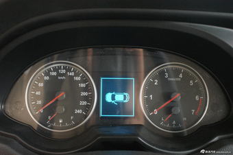 2012款中华V5 1.6L手动豪华型