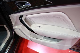 2015上海车展：众泰Z700